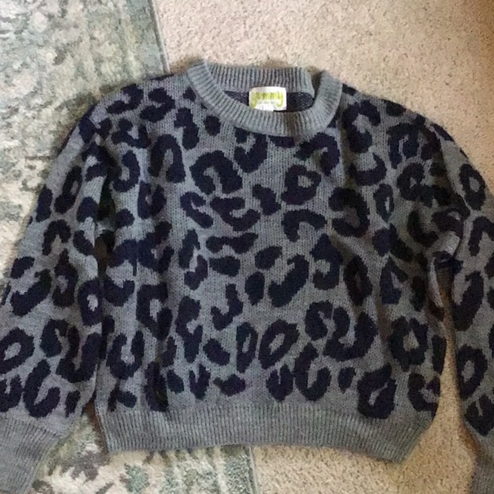 Yummy cropped animal print sweater L